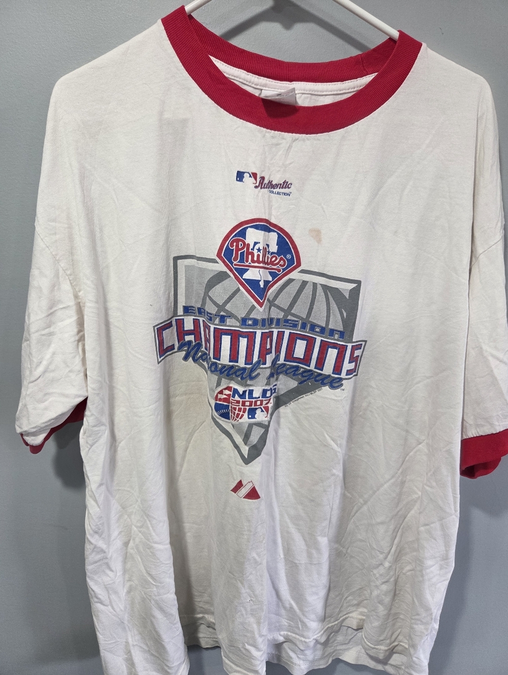 2007 Phillies NLDS Champions T-Shirt 2X Read!Has marks and two small holes